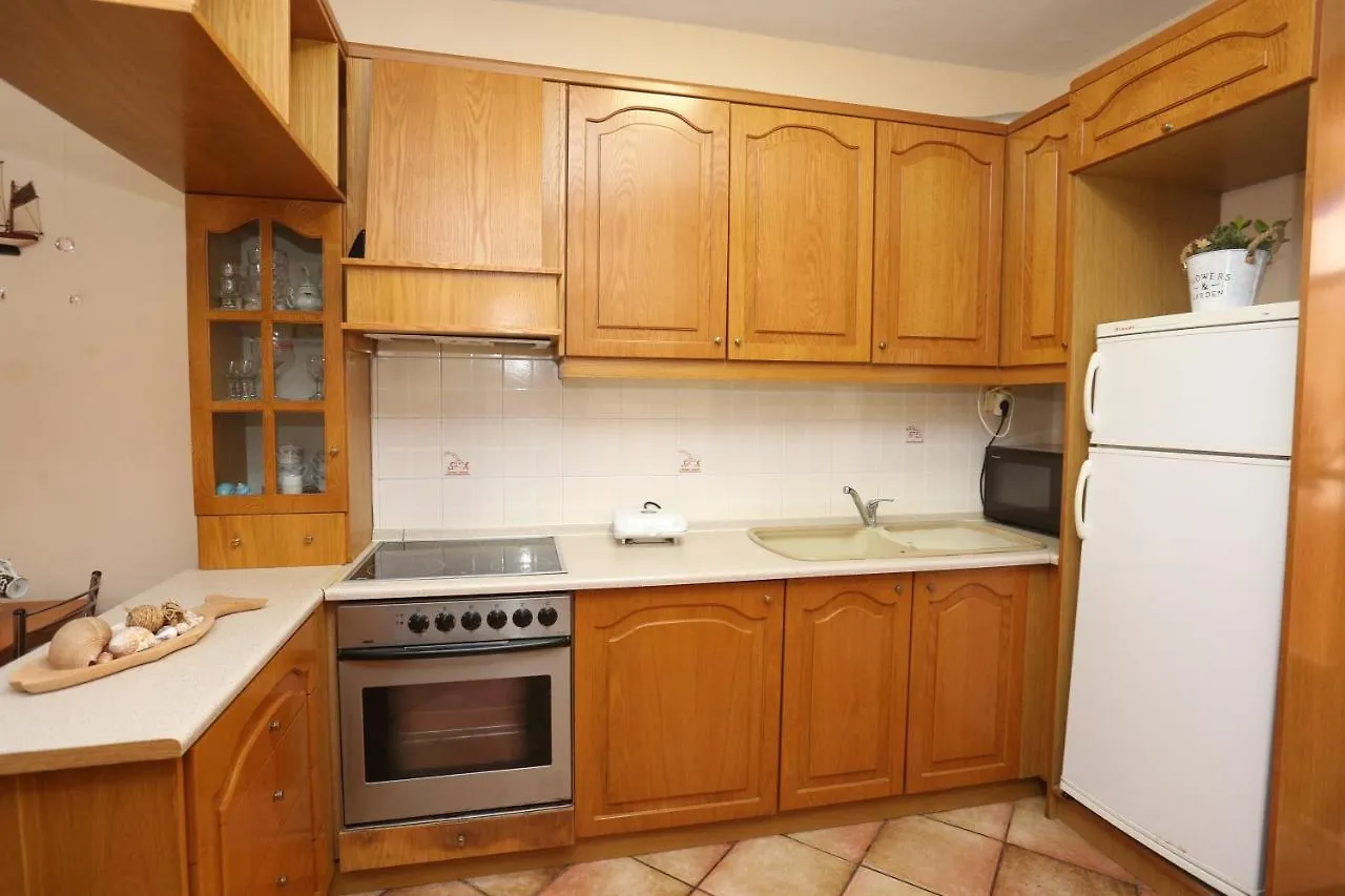 Apartment Maisonette For 8 Pefkochori