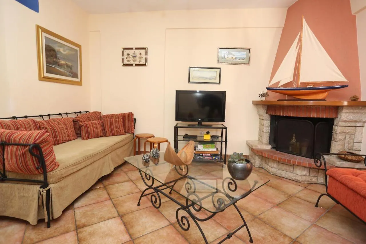 Maisonette For 8 Pefkochori Apartment